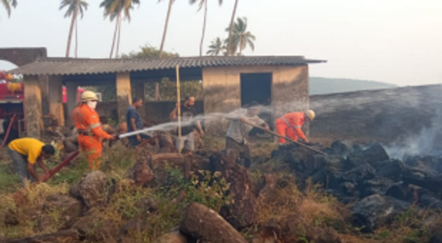 Fire Engulfs Hindu Crematorium Wood at Siolim; no casualties reported