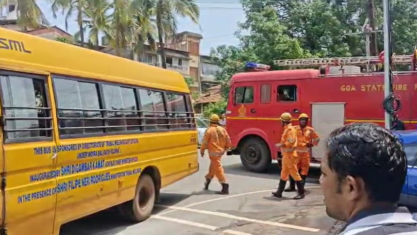 Fire Spark Detected Under Bal Rath Bus at St Joseph High School; Prompt Action Averts Major Incident 1 Fire Spark Detected Under Bal Rath Bus at St Joseph High School; Prompt Action Averts Major Incident