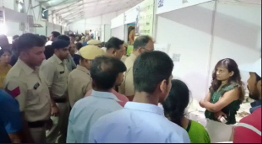 Fire breaks out at Lokotsav food stall; no injuries reported 1 Fire breaks out at Lokotsav food stall; no injuries reported