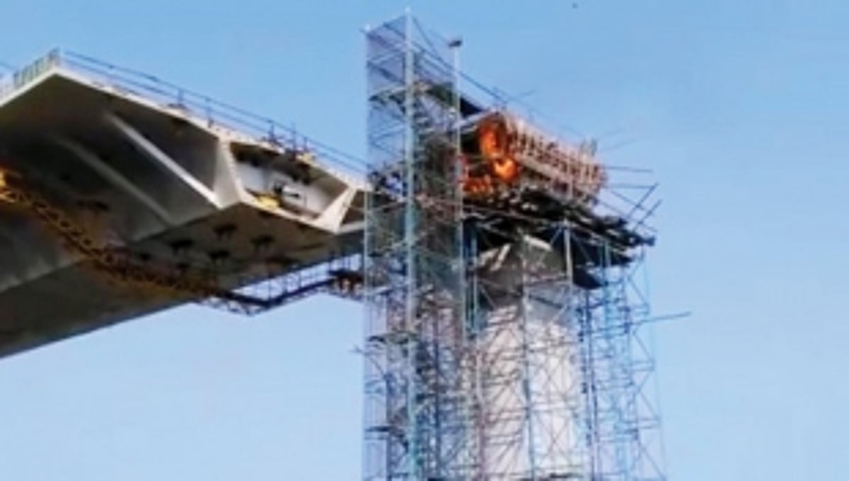 Fire breaks out on 3rd Mandovi bridge