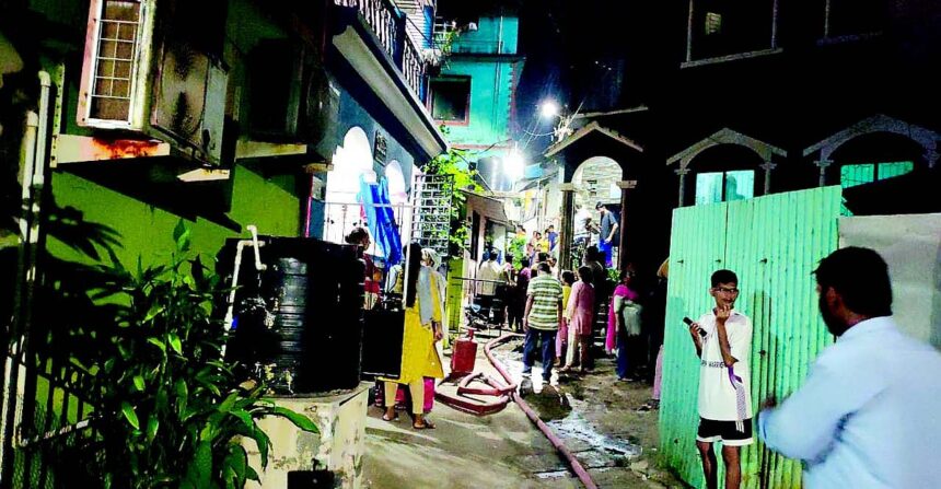 Fire damages Vasco home; residents advised on safety, keeping accesses clear 1 Fire damages Vasco home; residents advised on safety, keeping accesses clear