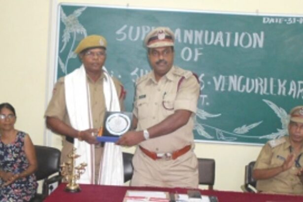 Fireman Vengurlekar given warm farewell