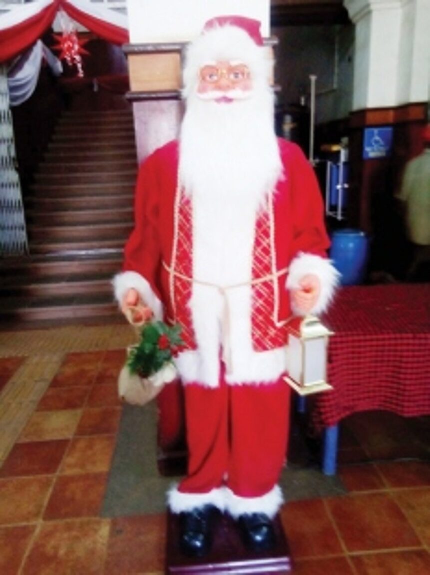 First time since liberation MMC wears Christmas festive look 1 First time since liberation MMC wears Christmas festive look