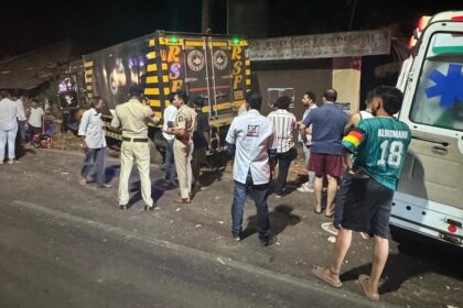 Fish Truck Rams Into House at Cuncolim Market, Driver Injured; Locals Blame PWD Inaction