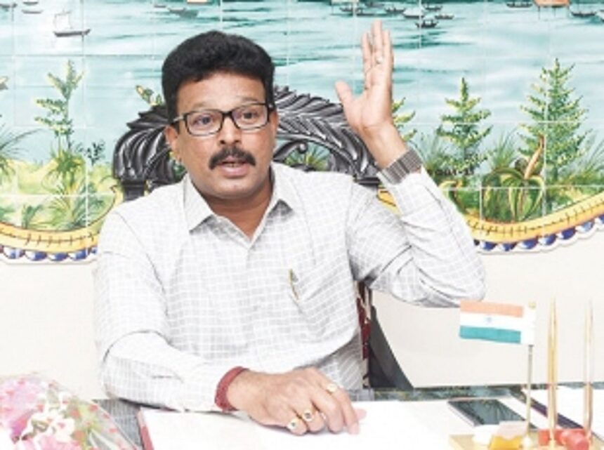 Fish vendors, CCP workers to get gloves, aprons, caps after diwali 1 Fish vendors, CCP workers to get gloves, aprons, caps after diwali