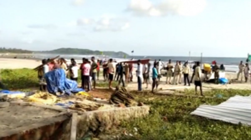 Fisherman’s hut razed at Morjim beach, locals upset 1 Fisherman’s hut razed at Morjim beach, locals upset
