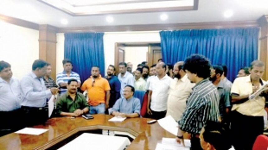 Fishermen submit memo to CM