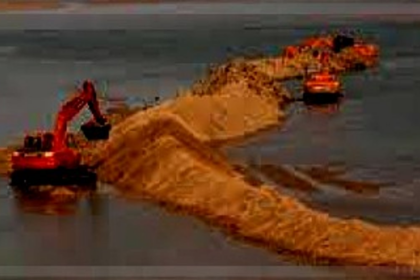 Fishers Urge Authorities to Halt Night-Time Sand Mining in Mandovi River