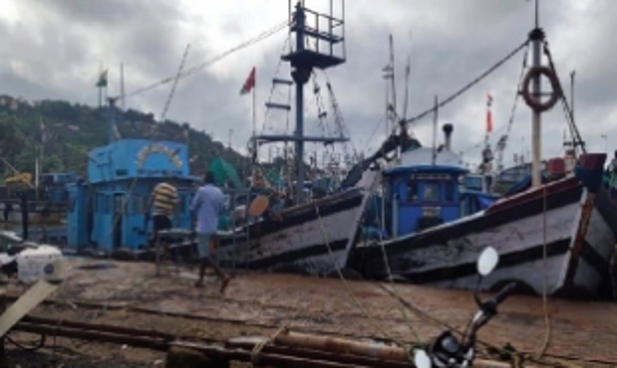 Fishing boat owners urge for govt relief