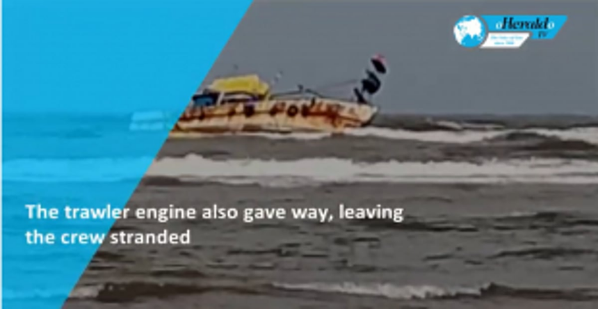 Fishing trawler runs aground at Miramar; crew rescued