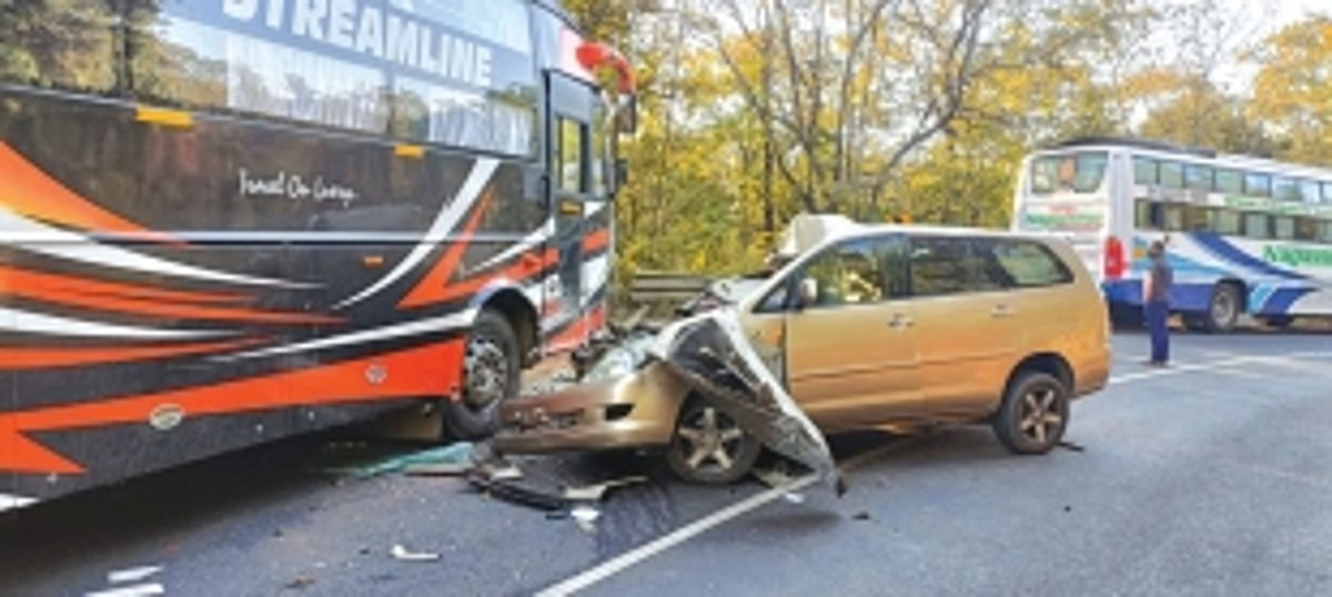 Five injured after car crashes into tourist bus on ghat roads in Mollem