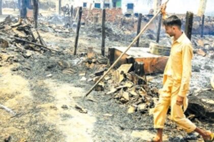 Five injured in mortar shelling by Pakistan along IB in J&K