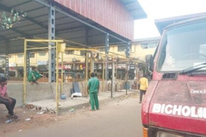 Five kiosks at Bicholim market dismantled