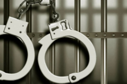 Five persons booked for duping  prominent citizen