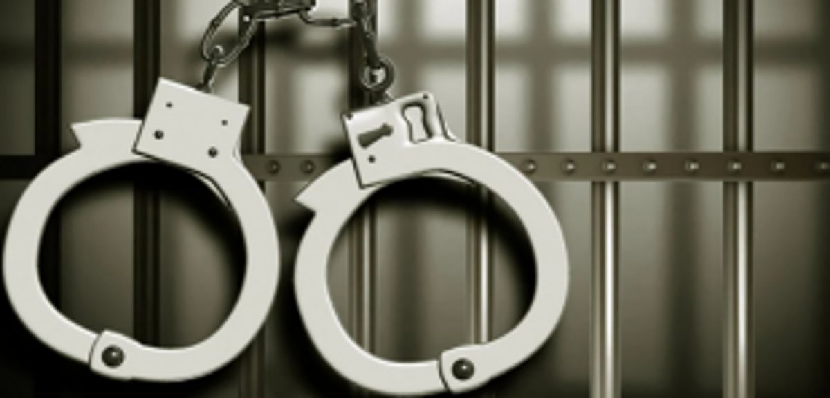 Five persons booked for duping  prominent citizen