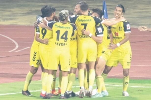 Five-star Hyderabad humbles NorthEast Utd