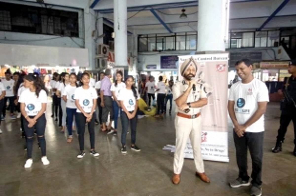 Flash mob organised to spread awareness against drug abuse and illicit trafficking