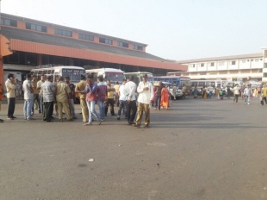 Flash private bus strike leaves passengers stranded for 6 hours