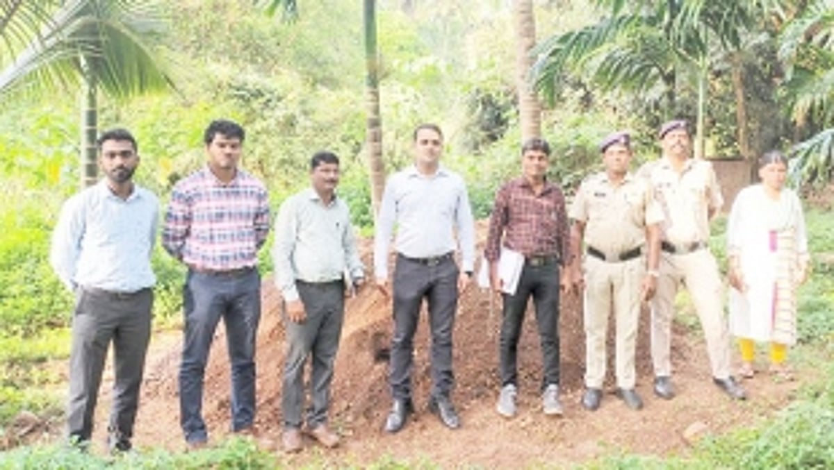 Flying squad raids sand  extraction site at Uguem