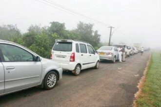 Fog blanks commuters at Divar