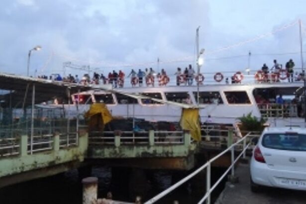 Foot overbridge proposed  at Santa Monica jetty