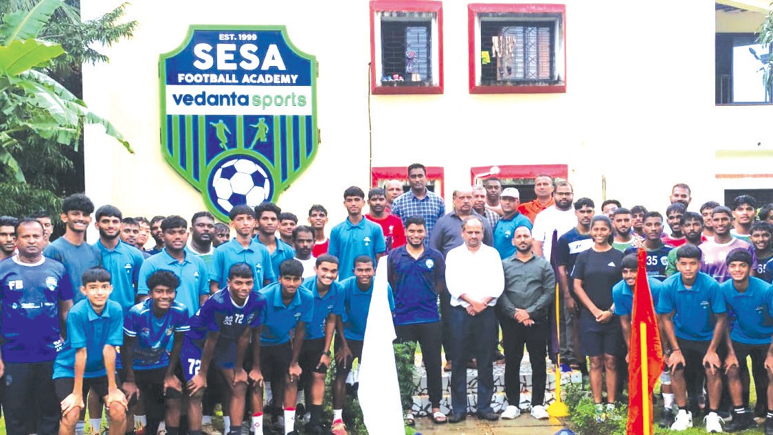 Football Veteran Bosco Monteiro Inspires Youngsters at Sesa Football Academy’s 79th Independence Day Celebrations