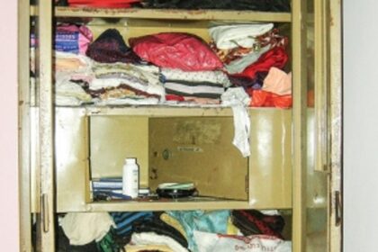 Forget the nights, burglars show daredevilry during days