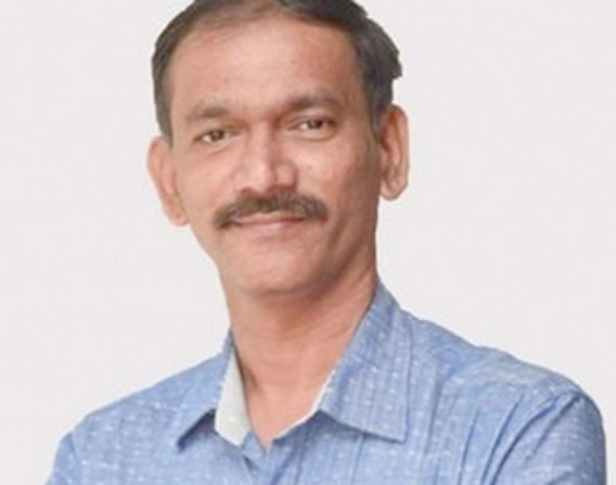 Former Congman returns to party