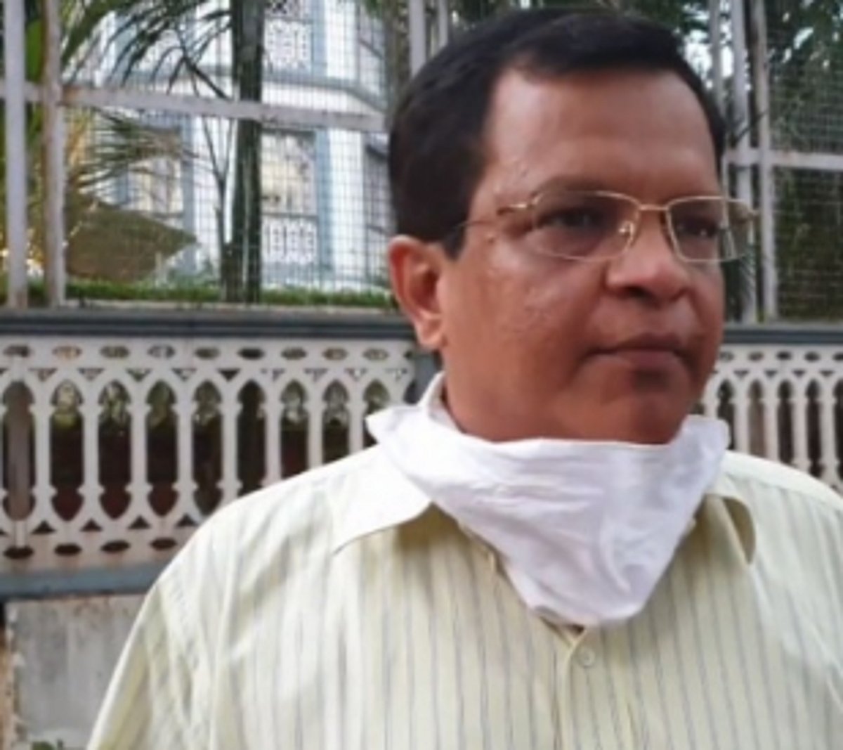 Former MP praises solar energy project at Camurlim