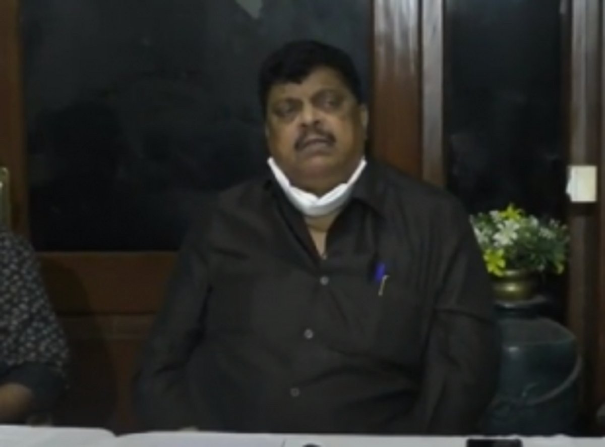 Former Navelim MLA takes a dig at Cong for targeting Independent candidate