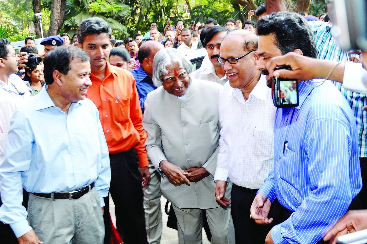 Former President of India Dr A P J Abdul Kalam meets Chief Minister Digambar Kamat on the sidelines of the D D Kosambi Festival of Ideas at the Kala Academy, Panjim, on Sunday.