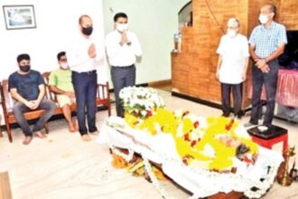 Former Speaker, ex-MLA Sirsat cremated with State honours