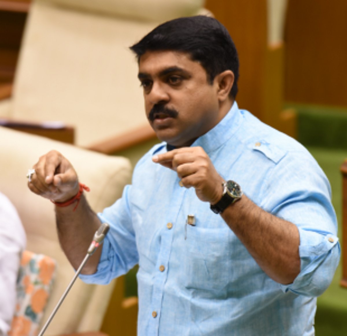 Former TCP Min accuses  govt of irregularities  during land conversions