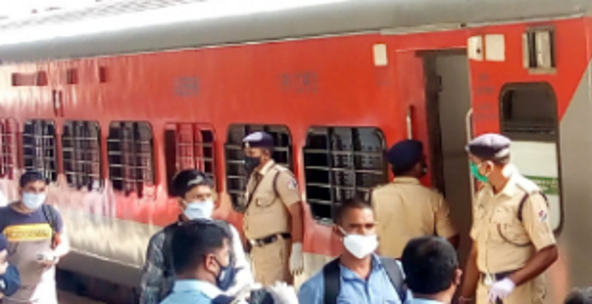 Forum calls for more efficient running of Shramik Express trains