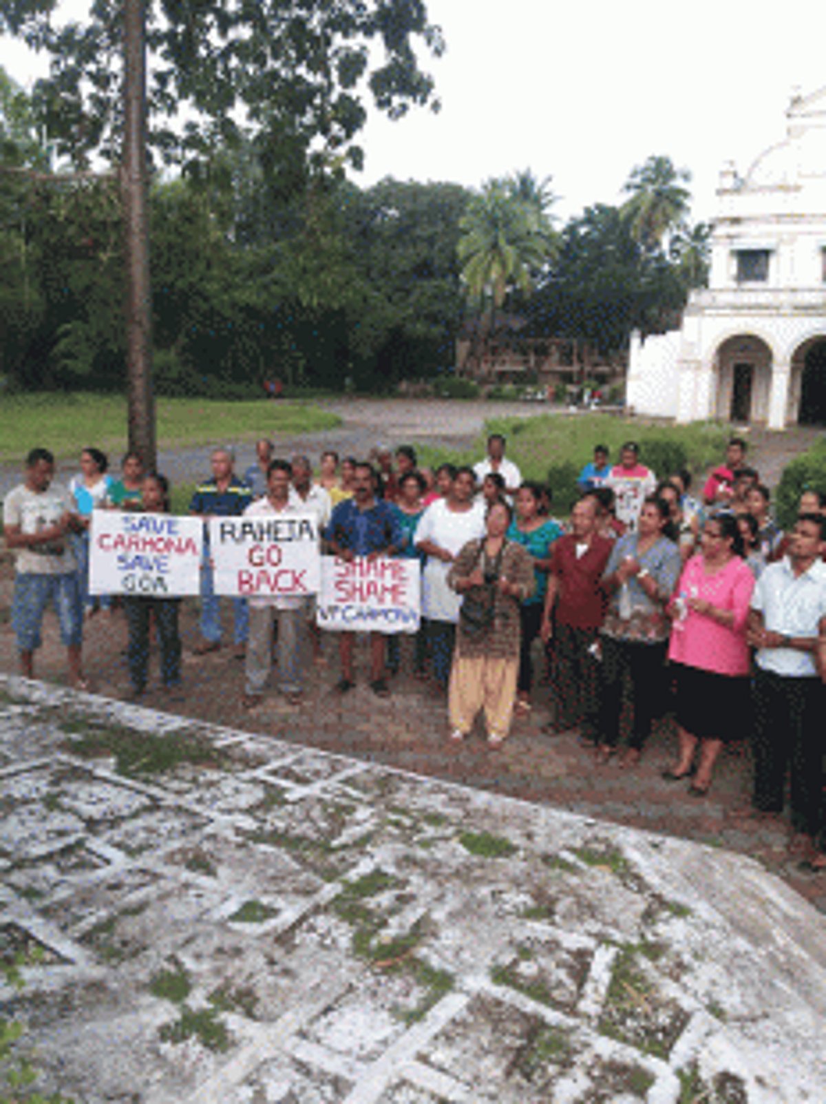 Four Carmona panchas sign resolution to revoke Raheja licence