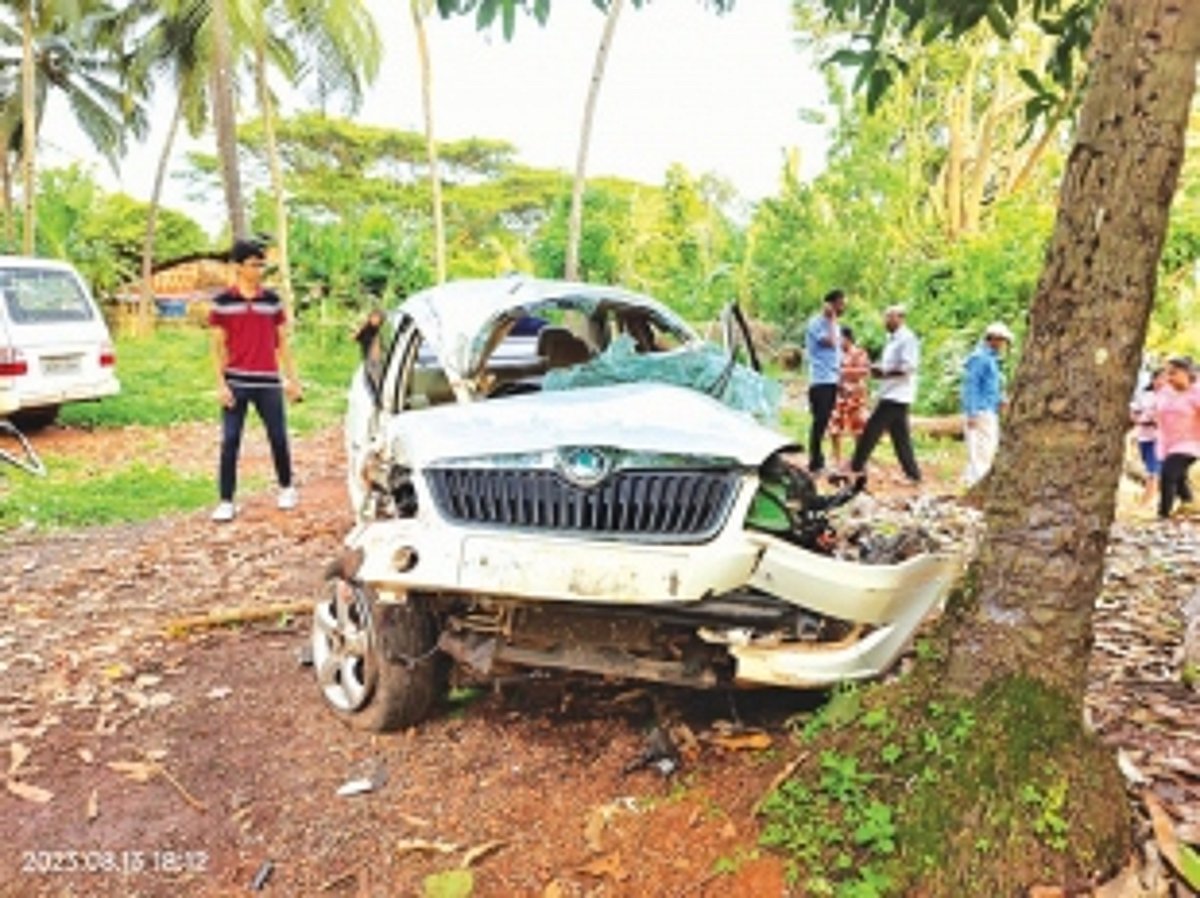 Four injured in road mishap at Cortalim