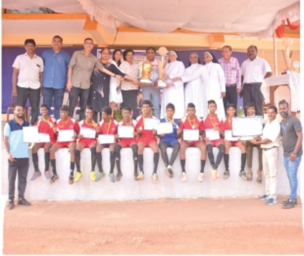Fr Agnel Multipurpose HS emerge champs