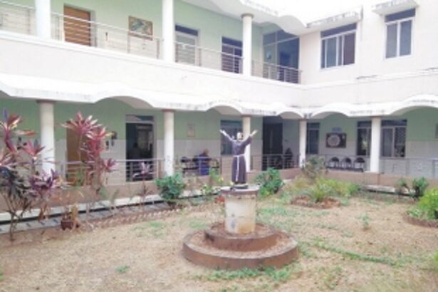 Franciscan Sisters provide the healing touch in Benaulim