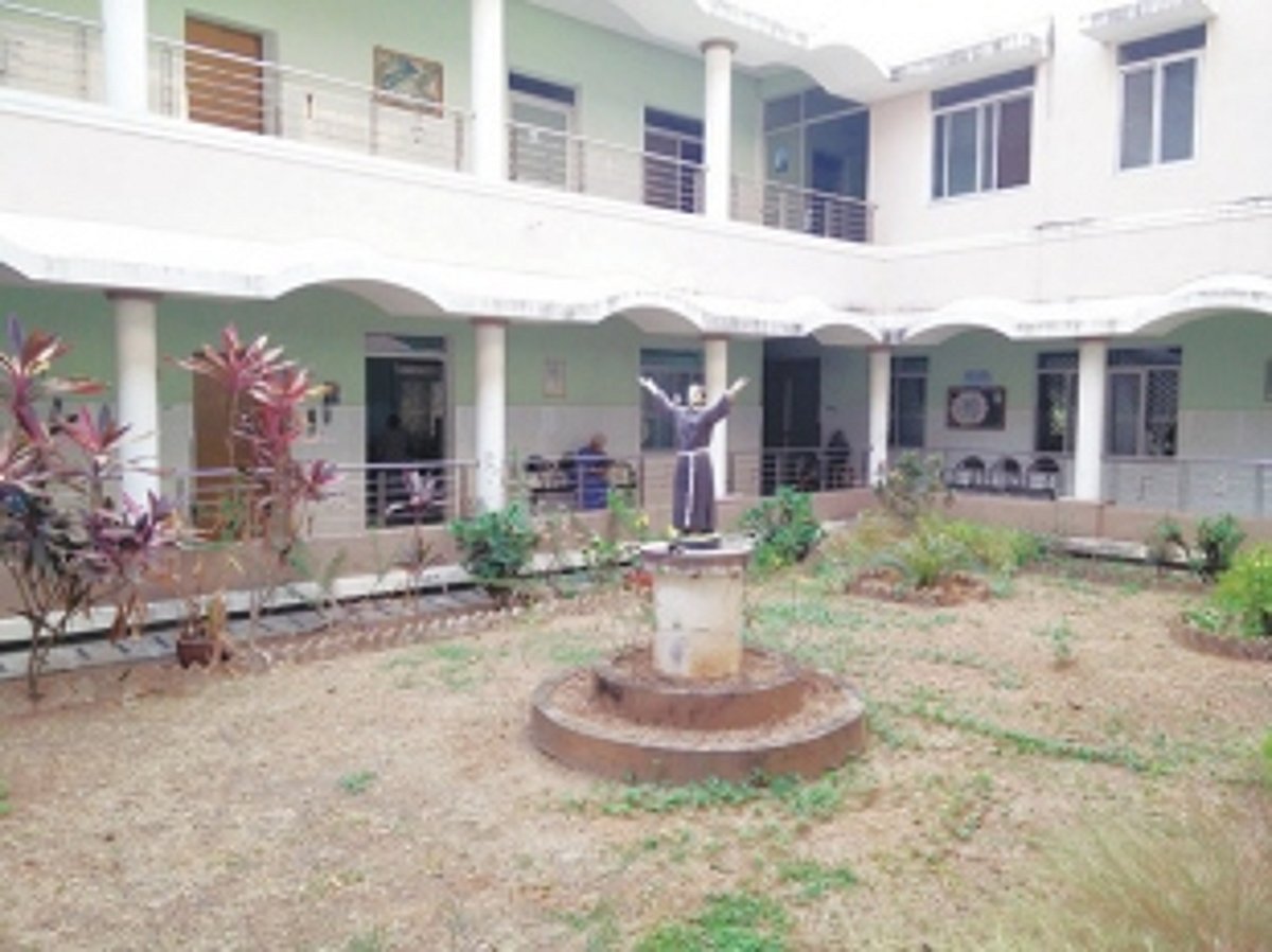 Franciscan Sisters provide the healing touch in Benaulim