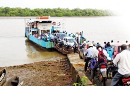 Frequent breakdowns, shortage of boats give commuters a daily headache