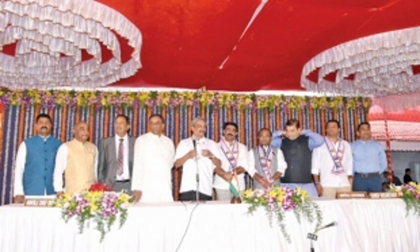 Friends & foes keep each other on their toes