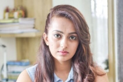 From facing the camera to taking over direction