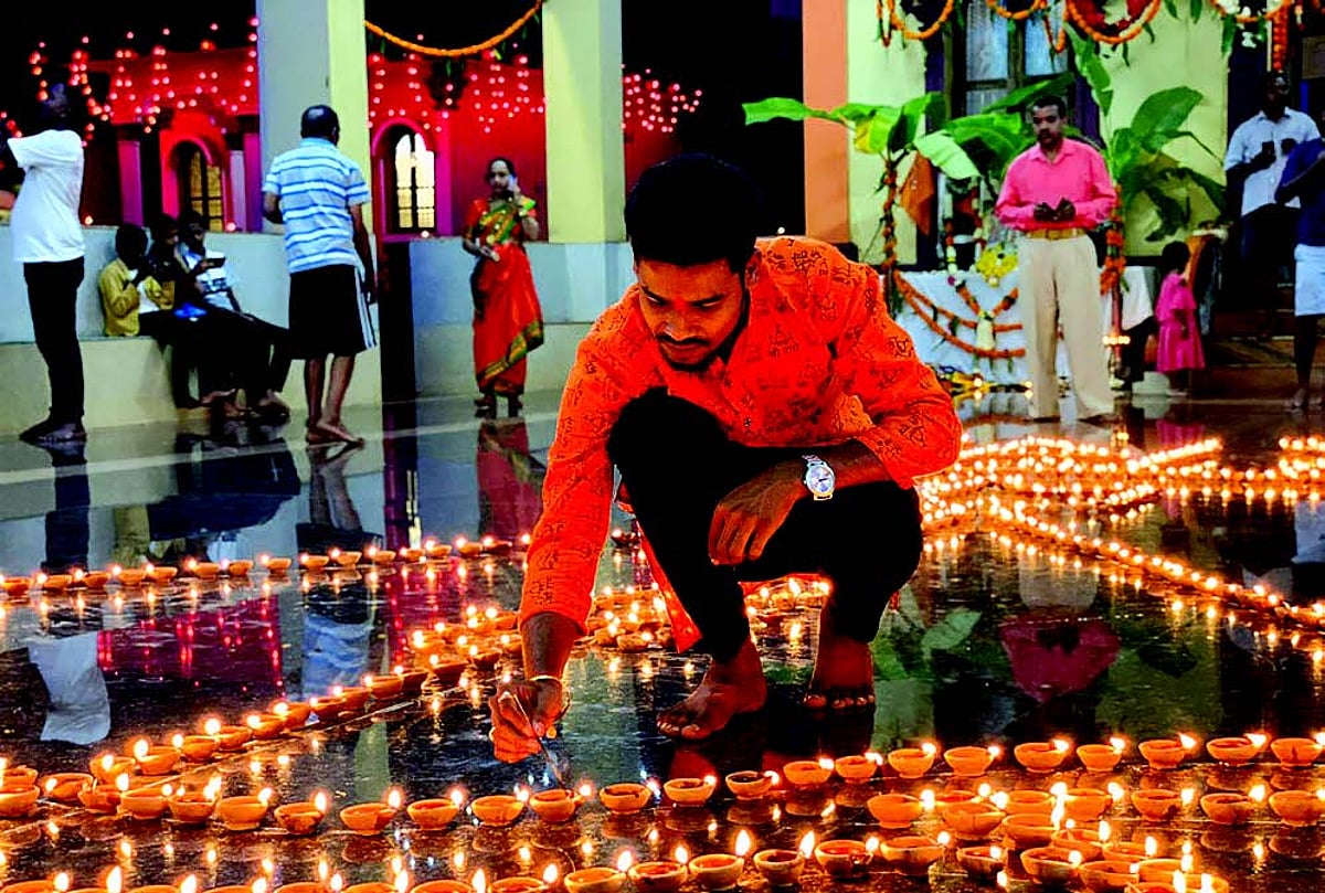 From hobbyist to professional, artist Neeptesh Naik crafts many paths to success