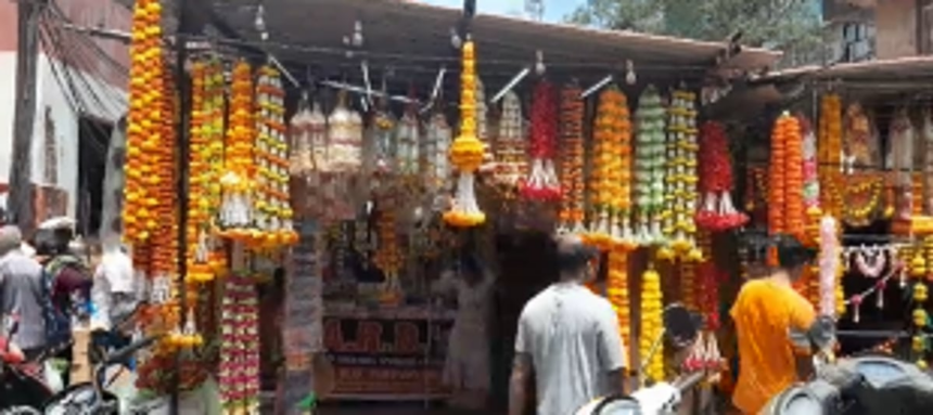 GANAPATI BAPPA MORYA: People flood Panjim market ahead of Ganesh Chaturthi