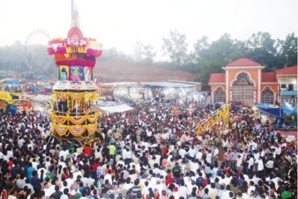 GATHERING OF FAITHFUL: Thousands thronged the Shree Shantadurga Kunkallikarin Temple at Fatorpa on the last day of the annual Zatra festival.