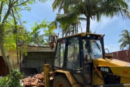 GCZMA razes  houses, huts  at Candolim