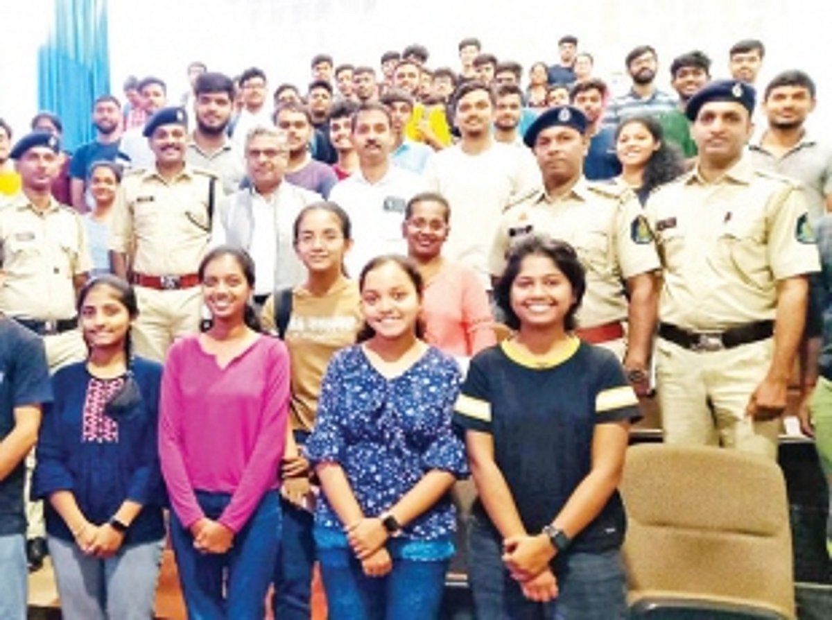 GEC students to create E-beat management app for cops