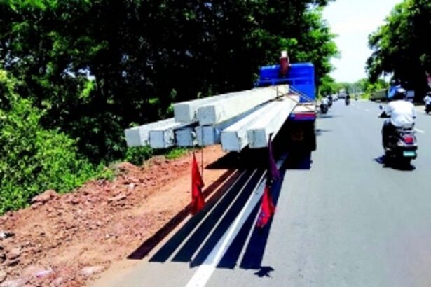 GOACAN sounds alarm on dangerous transportation of electricity poles, seeks action against Dept