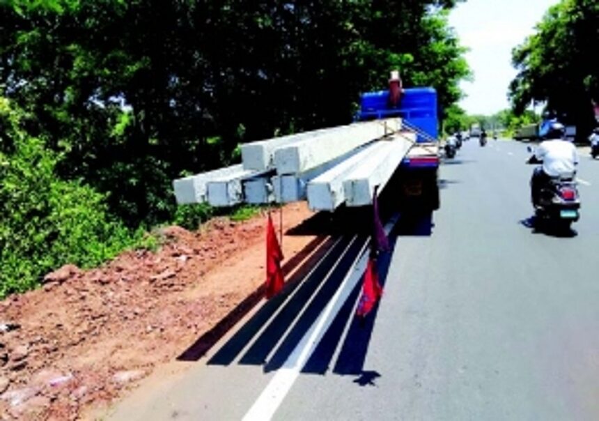 GOACAN sounds alarm on dangerous transportation of electricity poles, seeks action against Dept