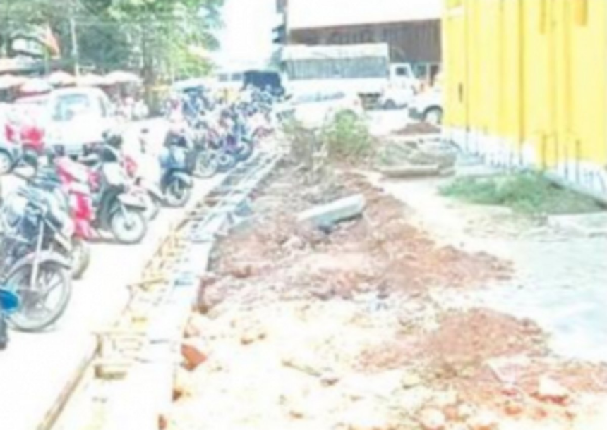 GSUDA builds new gutter encroaching road, locals fear it will worsen Vasco’s traffic woes